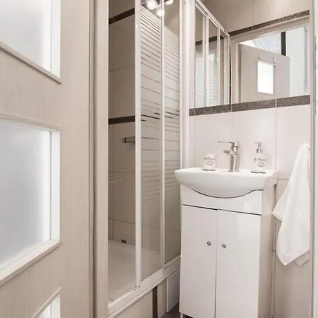 For 4 Guests With Air Conditioning Close To Main Square Kraków